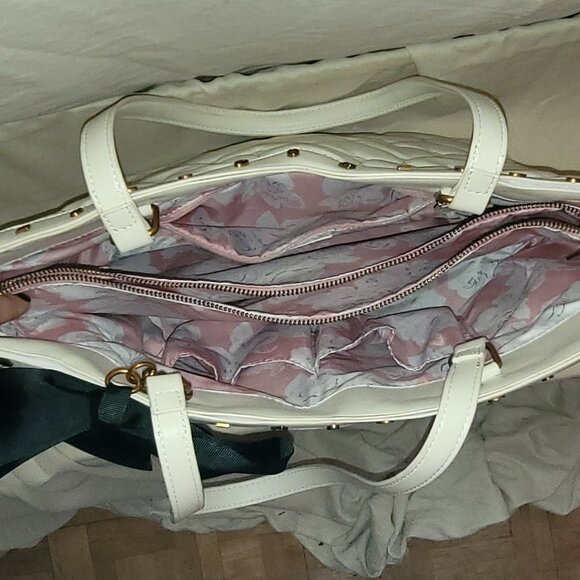 NWOT Betsey Johnson Women's Icon Stud  Off White Tote Bag w/Removable Black Bow - Picture 7 of 15